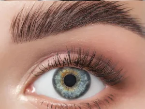 بهترین-زمان-قیچی-ابرو-بعد-از-کاشت