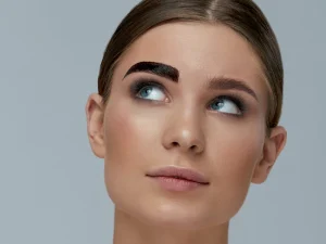 عوارض کاشت ابرو در بارداری