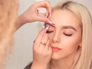  مراقبت‌های زمان خارش ابرو بعد از کاشت